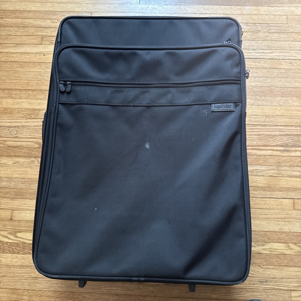 Briggs And Riley XL 28x21 Expandable 2 Wheel Luggage With Internal Garment Bag